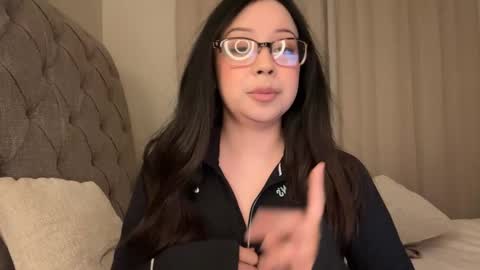 Snapshot of kittymia8 chatting on 8, 1, 2025 mia online show from 8, 1, 2025