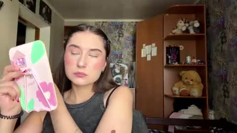 Snapshot of kittynoskirty chatting on 21, 7, 2026 Molly online show from 21, 7, 2026