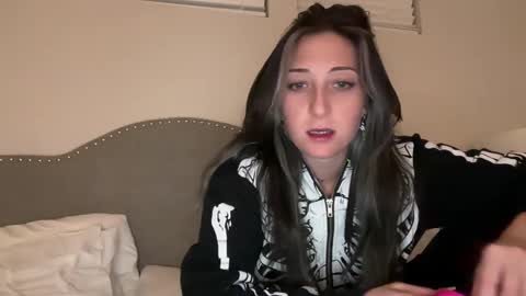 Snapshot of kittypurr79 chatting on 20, 12, 2024 kittypurr79 online show from 20, 12, 2024