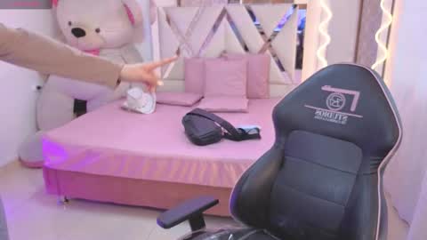 Kitty  online show from 29, 11, 2025