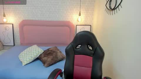  K I T T  Y  online show from 21, 10, 2025