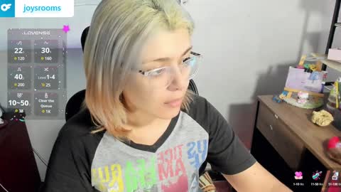 Kitty Trixy online show from 14, 12, 2024