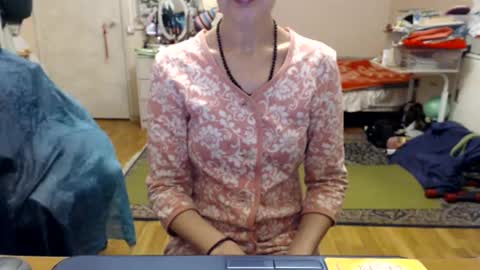 Snapshot of kiuminberry chatting on 27, 9, 2025 KiuminBerry online show from 27, 9, 2025