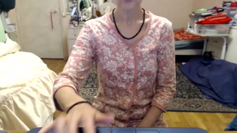 Snapshot of kiuminberry chatting on 20, 10, 2025 KiuminBerry online show from 20, 10, 2025