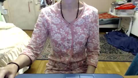 Snapshot of kiuminberry chatting on 22, 10, 2025 KiuminBerry online show from 22, 10, 2025