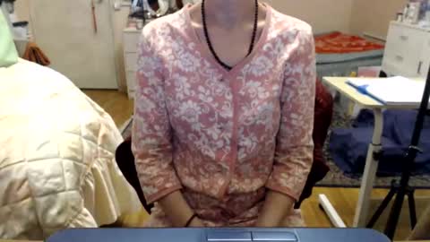 Snapshot of kiuminberry chatting on 1, 11, 2025 KiuminBerry online show from 1, 11, 2025