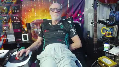 kiveuxmakeu online show from 15, 9, 2025