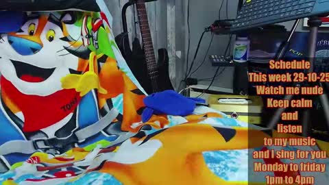 kiveuxmakeu online show from 2, 10, 2025