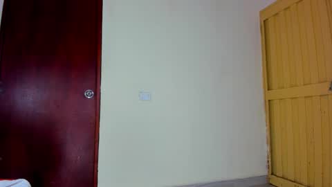 Snapshot of kiwi_mmm chatting on 23, 9, 2025 kiwi_mmm online show from 23, 9, 2025