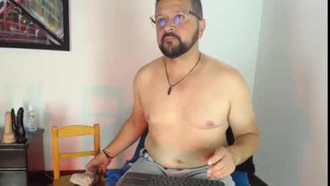 Klarck  online show from 8, 3, 2025