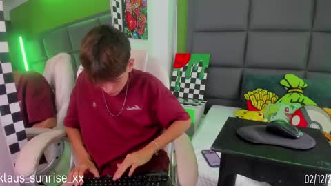 Snapshot of klaus_sunrise_xx chatting on 3, 12, 2024 KLAUS online show from 3, 12, 2024