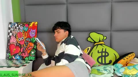 Snapshot of klaus_sunrise_xx chatting on 21, 12, 2024 KLAUS online show from 21, 12, 2024
