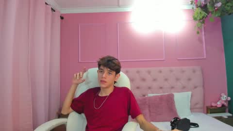 Snapshot of klaus_sunrise_xx chatting on 26, 12, 2024 KLAUS online show from 26, 12, 2024