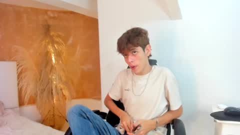 Snapshot of klaus_sunrise_xx chatting on 26, 1, 2025 KLAUS online show from 26, 1, 2025