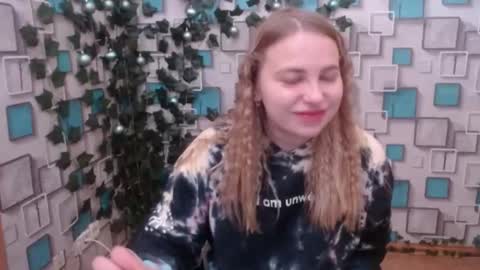 Snapshot of klerkarina chatting on 4, 12, 2024 klerkarina online show from 4, 12, 2024