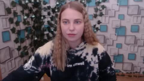 Snapshot of klerkarina chatting on 4, 12, 2024 klerkarina online show from 4, 12, 2024
