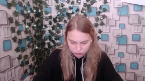 Snapshot of klerkarina chatting on 5, 12, 2024 klerkarina online show from 5, 12, 2024