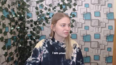 Snapshot of klerkarina chatting on 17, 12, 2024 klerkarina online show from 17, 12, 2024