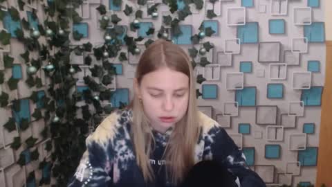 Snapshot of klerkarina chatting on 23, 12, 2024 klerkarina online show from 23, 12, 2024