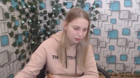 Snapshot of klerkarina chatting on 5, 1, 2025 klerkarina online show from 5, 1, 2025