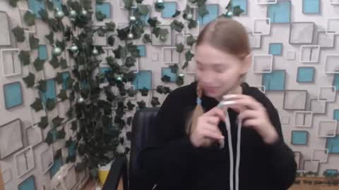 Snapshot of klerkarina chatting on 25, 1, 2025 klerkarina online show from 25, 1, 2025