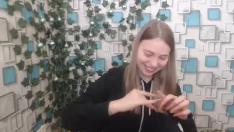 Snapshot of klerkarina chatting on 6, 2, 2025 klerkarina online show from 6, 2, 2025