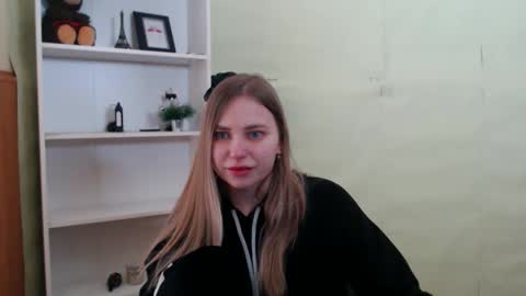 Snapshot of klerkarina chatting on 14, 2, 2025 klerkarina online show from 14, 2, 2025