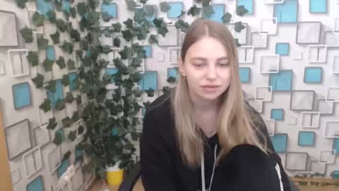 Snapshot of klerkarina chatting on 20, 2, 2025 klerkarina online show from 20, 2, 2025
