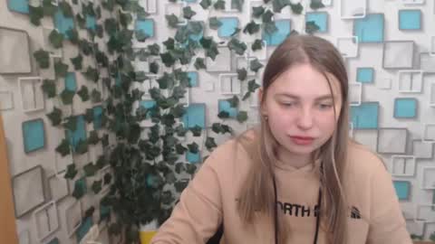Snapshot of klerkarina chatting on 2, 3, 2025 klerkarina online show from 2, 3, 2025