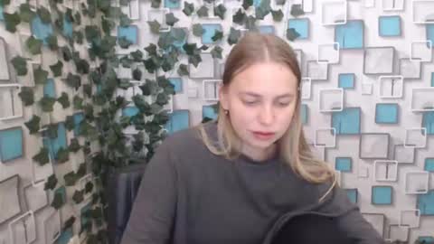 Snapshot of klerkarina chatting on 21, 9, 2025 klerkarina online show from 21, 9, 2025