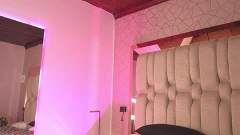   online show from 21, 11, 2025