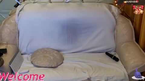 Snapshot of klitores chatting on 8, 1, 2025 ALYONA online show from 8, 1, 2025