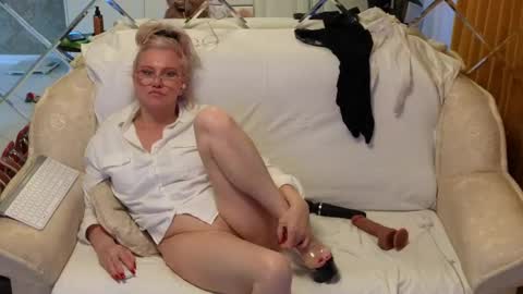 Snapshot of klitores chatting on 8, 3, 2025 ALYONA online show from 8, 3, 2025