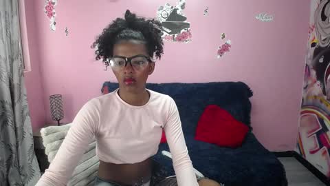 Snapshot of kloe_cooper chatting on 8, 1, 2025 kloe_cooper online show from 8, 1, 2025