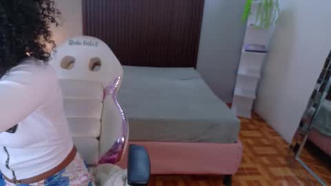 Snapshot of kloe_cooper chatting on 25, 9, 2025 kloe_cooper online show from 25, 9, 2025