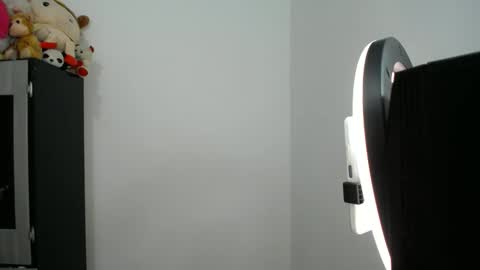 kloe minajj online show from 23, 4, 2026