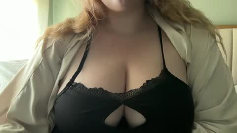 Mae Knight online show from 28, 6, 2026