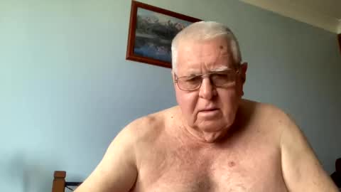 Snapshot of knights2001 chatting on 10, 1, 2025 Aussiedude online show from 10, 1, 2025