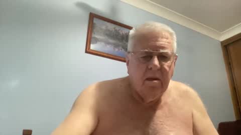 Snapshot of knights2001 chatting on 1, 10, 2025 Aussiedude online show from 1, 10, 2025