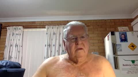 Snapshot of knights2001 chatting on 12, 3, 2026 Aussiedude online show from 12, 3, 2026