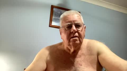 Snapshot of knights2001 chatting on 21, 7, 2026 Aussiedude online show from 21, 7, 2026