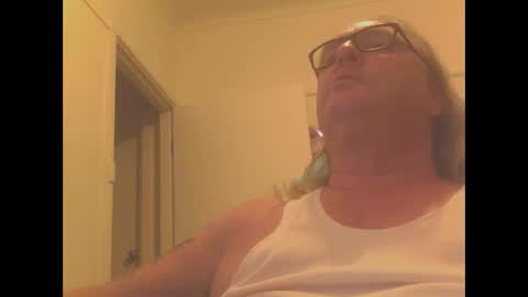 Snapshot of knobout chatting on 9, 12, 2024 knobout online show from 9, 12, 2024