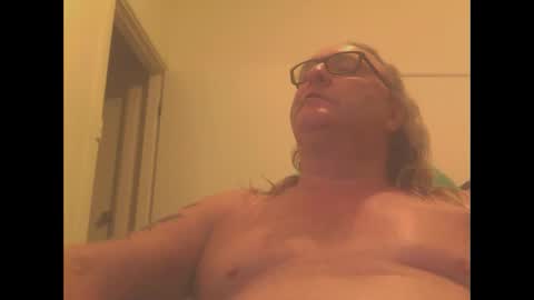 Snapshot of knobout chatting on 1, 1, 2025 knobout online show from 1, 1, 2025