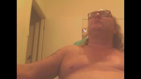 Snapshot of knobout chatting on 1, 1, 2025 knobout online show from 1, 1, 2025
