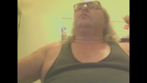 Snapshot of knobout chatting on 12, 1, 2025 knobout online show from 12, 1, 2025
