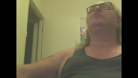 Snapshot of knobout chatting on 5, 2, 2025 knobout online show from 5, 2, 2025