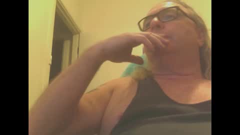 Snapshot of knobout chatting on 12, 2, 2025 knobout online show from 12, 2, 2025