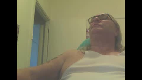 Snapshot of knobout chatting on 17, 2, 2025 knobout online show from 17, 2, 2025