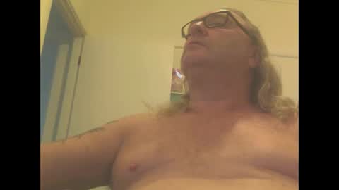 Snapshot of knobout chatting on 3, 3, 2025 knobout online show from 3, 3, 2025