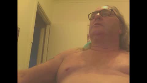 Snapshot of knobout chatting on 11, 3, 2025 knobout online show from 11, 3, 2025